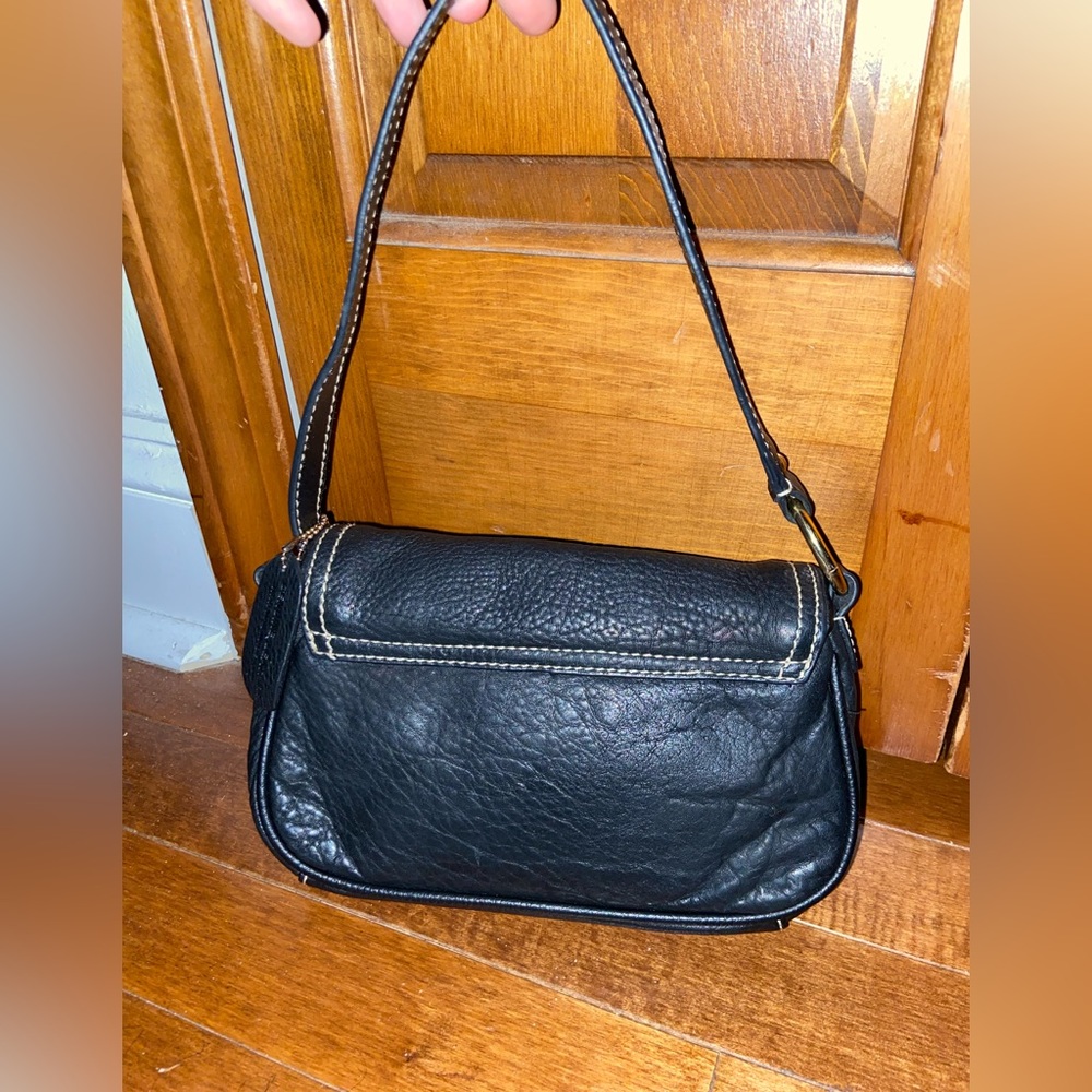 CHAPS MINI SHOULDER BAG - Picture 3 of 8